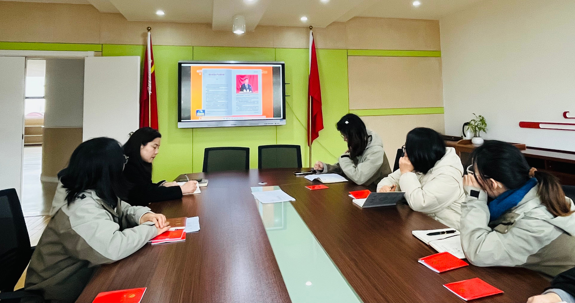 学习贯彻全国两会精神 