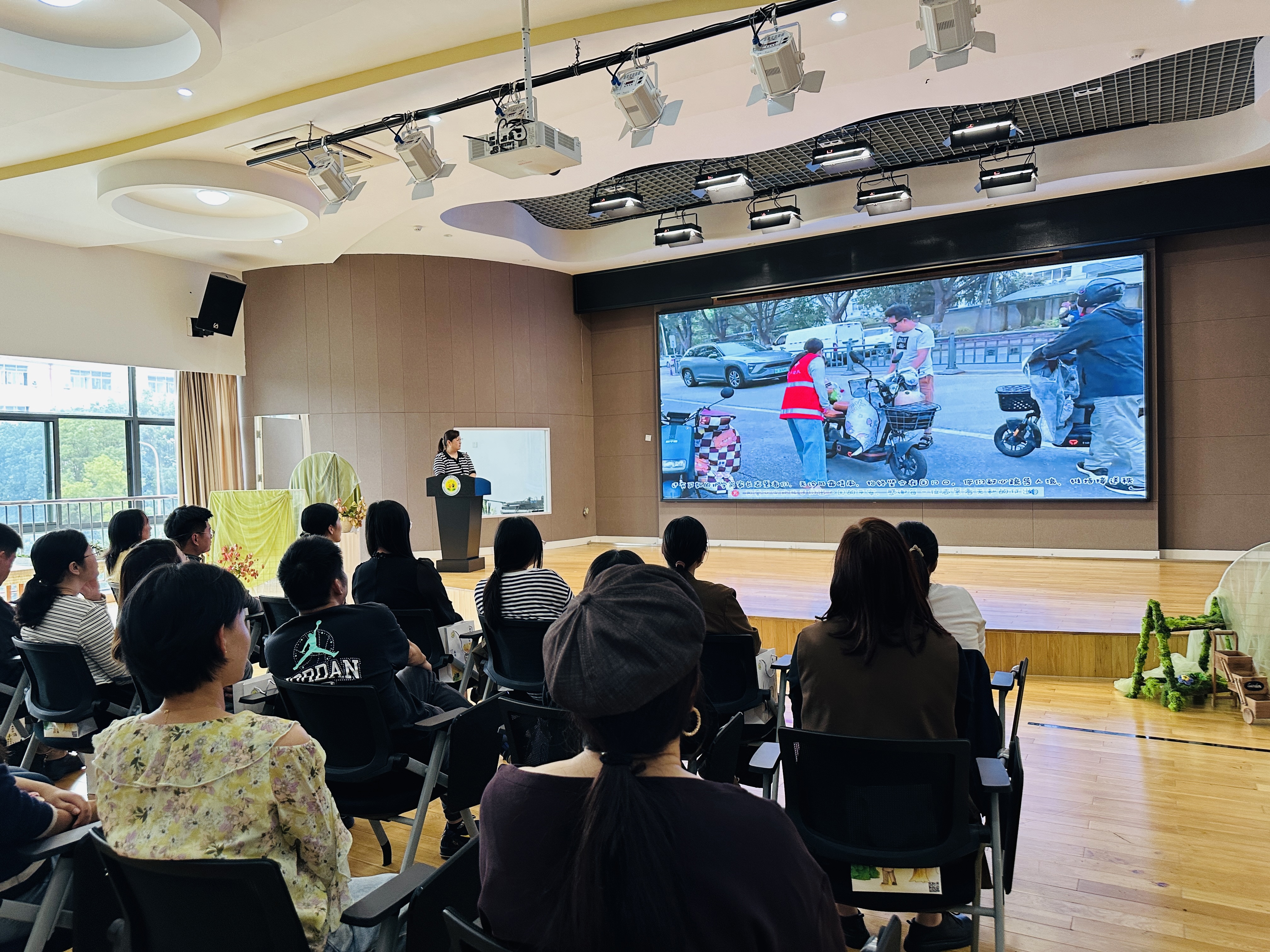 同心聚力伴成长，家园共筑向未来